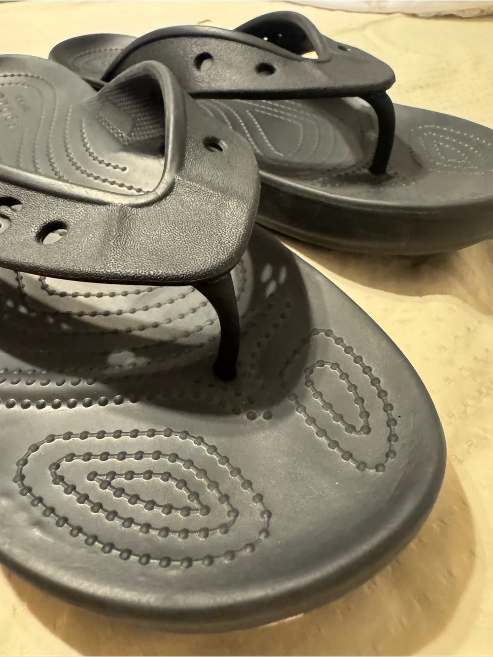 CROCS Men's Baya , Black Slip-On Flip Flop Sandals. For Beach, 🏖️ Bbq
